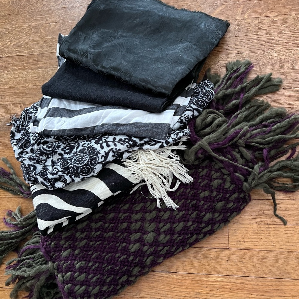 Lot of 5 scarves - like new condition